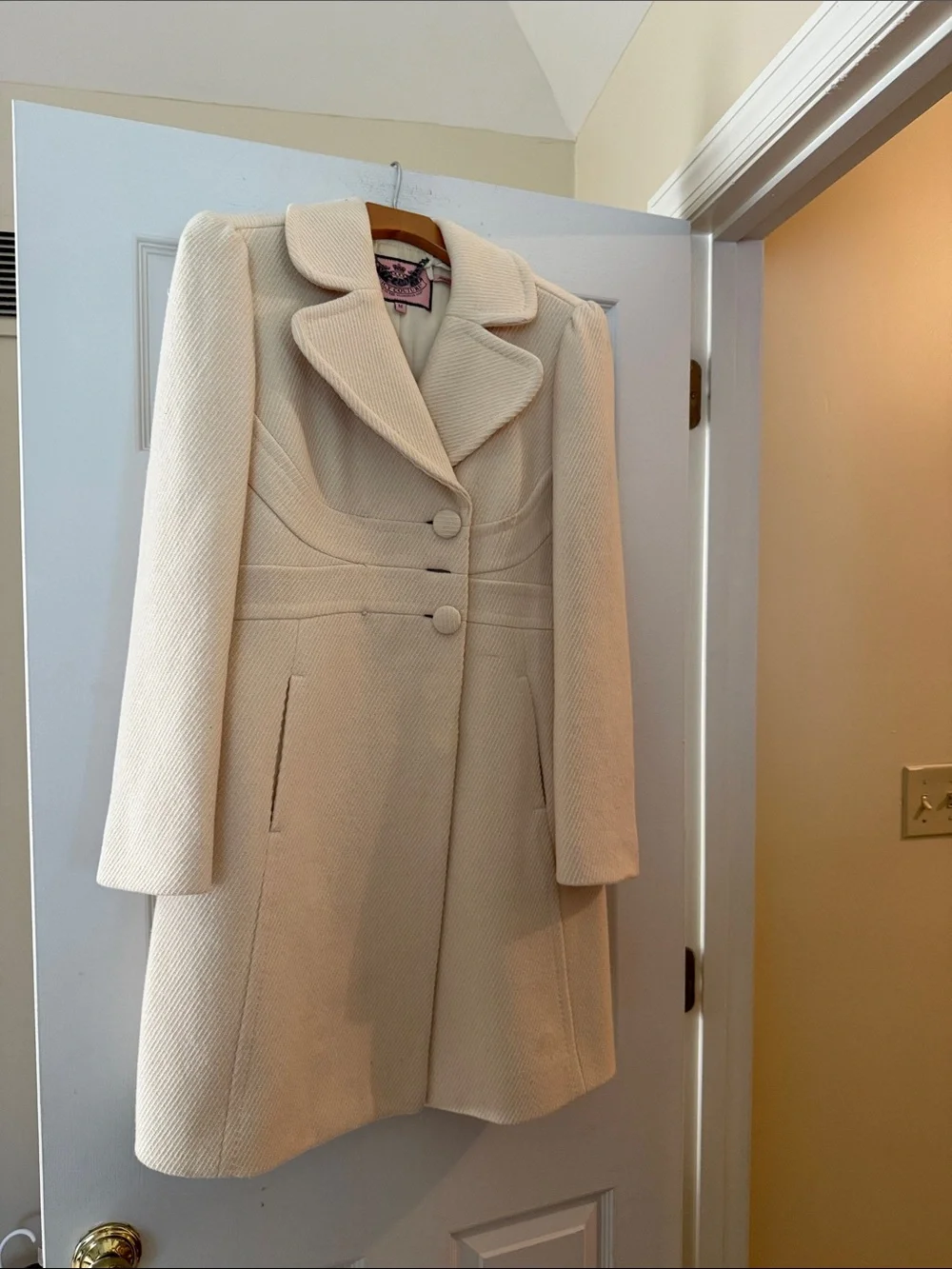 Women's Juicy Couture Cream Wool-Blend Coat - Elegant Tailored Design